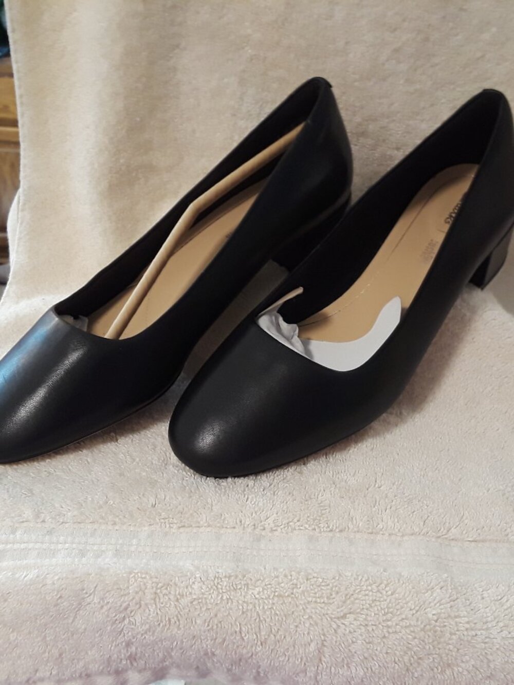 Clarks Orabella Alice Black Leather Pump NWOB Cushion Plus 8.5M Work 1.5in Heel
